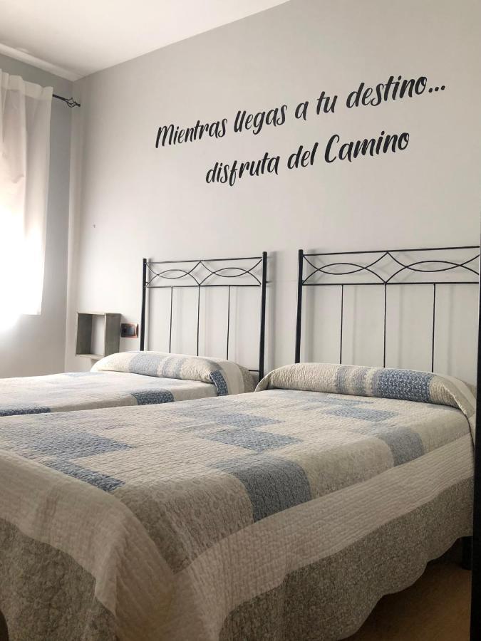 De Sol A Sol Hostel Орнийос дел Камино Екстериор снимка
