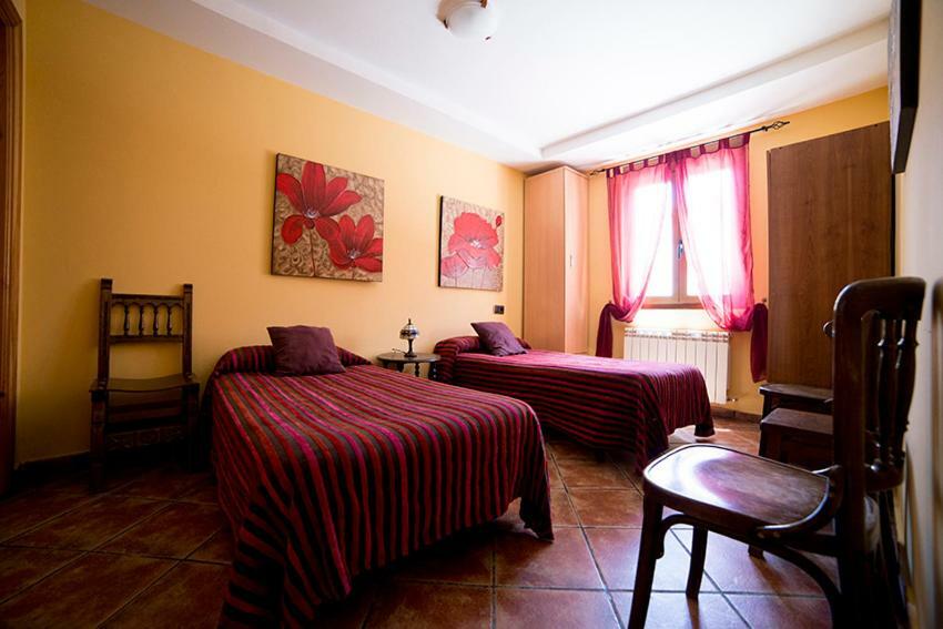 De Sol A Sol Hostel Орнийос дел Камино Екстериор снимка